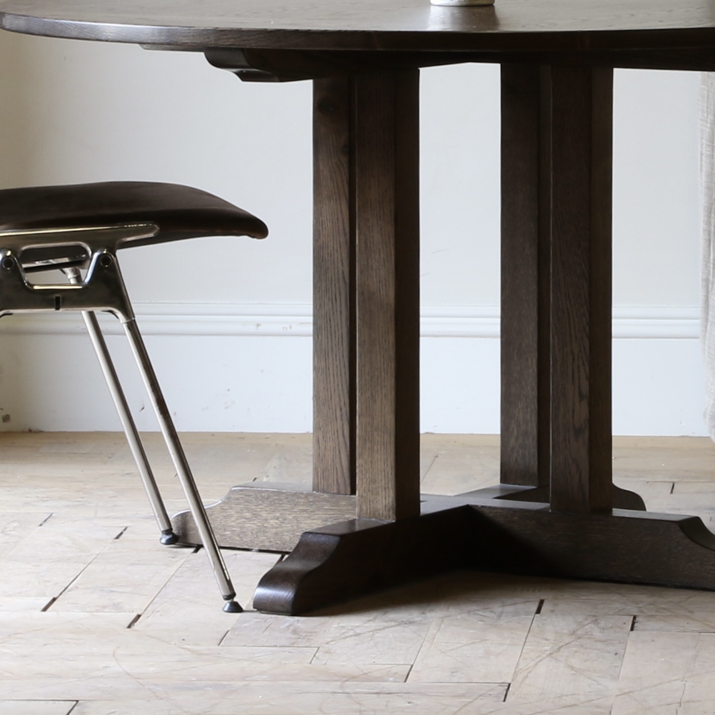 Pedestal Table // JS Editions